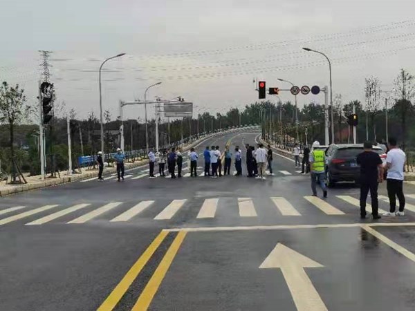 麥芽湖大橋(圖1)